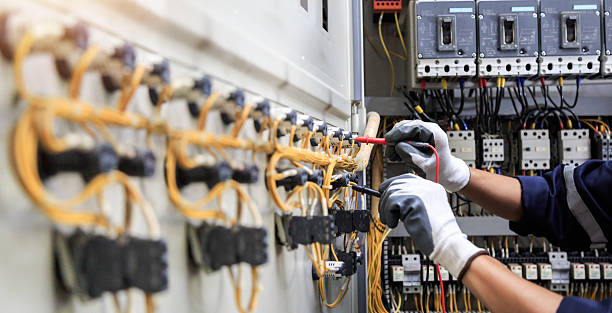Professional Electrician technician working in Mulberry, AR